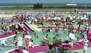 富田浜プール（昭和58年）の写真