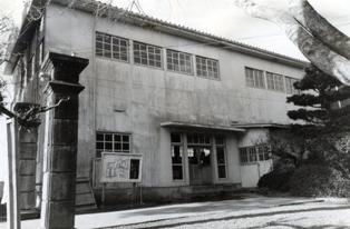 旧新田村役場（合併後新田支所）の写真