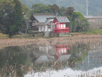 水沼神社と湖水が池