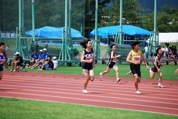 中学生女子100メートル