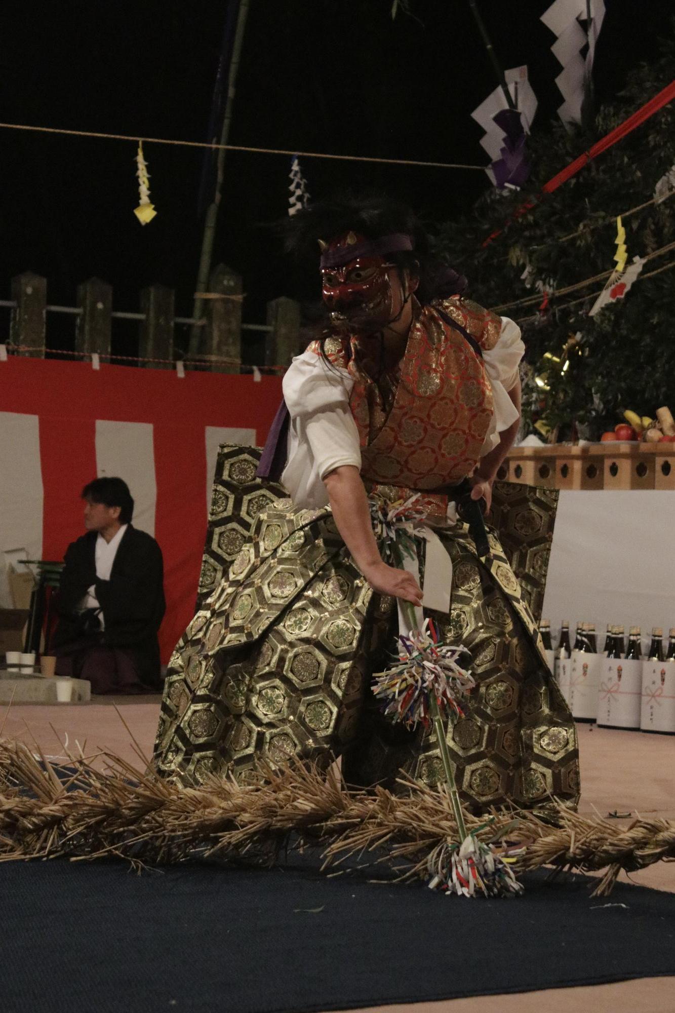 三納代神楽綱切