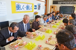 「地産地消」の給食試食会