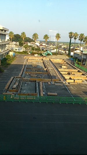 そして、基礎工事が始まった。