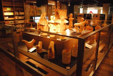 百足塚古墳から出土した埴輪たち/新富町