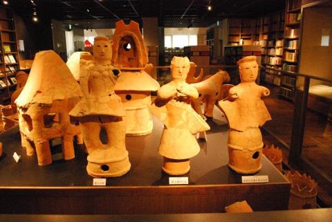 百足塚古墳から出土した埴輪たち/新富町