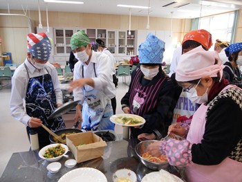 富田中学校料理教室