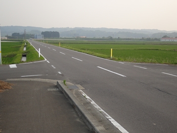 整備された周辺の道路