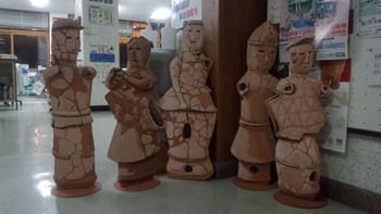 百足塚古墳の埴輪を模したハリボテ達