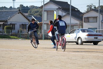 自転車同士の衝突事故の様子