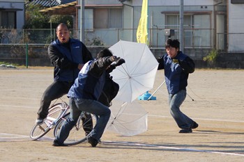 歩行者と自転車の衝突事故の様子